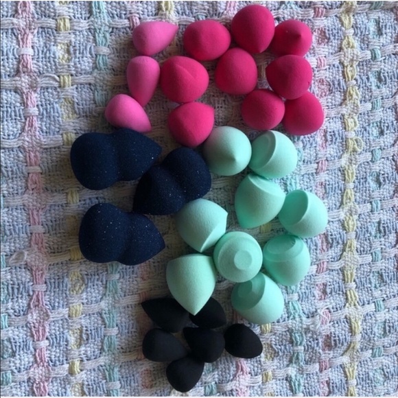 MINI BEAUTY SPONGES 5 FOR $5 - Picture 2 of 3